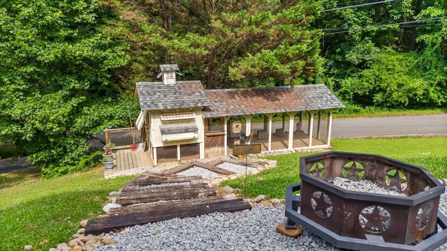 1011 Clift Cave Drive, Soddy Daisy, TN 37379