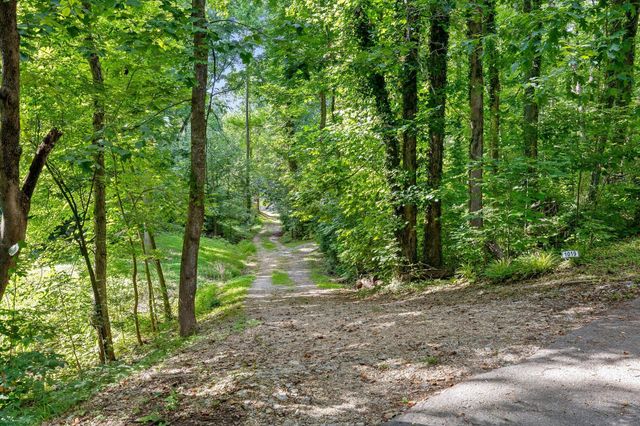 1011 Clift Cave Drive, Soddy Daisy, TN 37379
