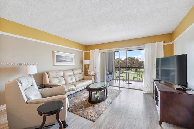 7847 Golf Circle Drive 309, Margate, FL 33063