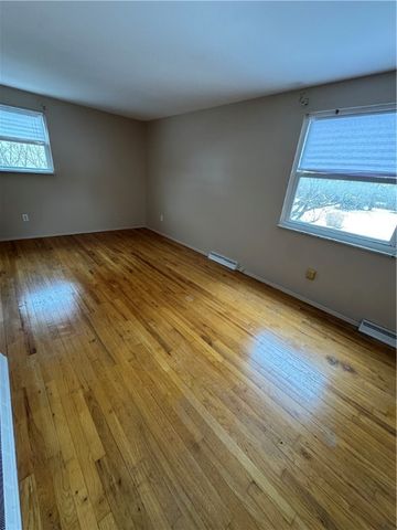 110 Woodbury Drive, City Of But Ne, PA 16001