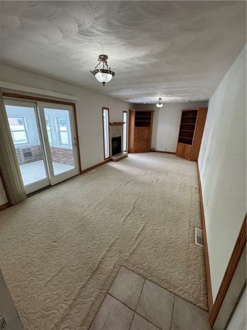 110 Woodbury Drive, City Of But Ne, PA 16001