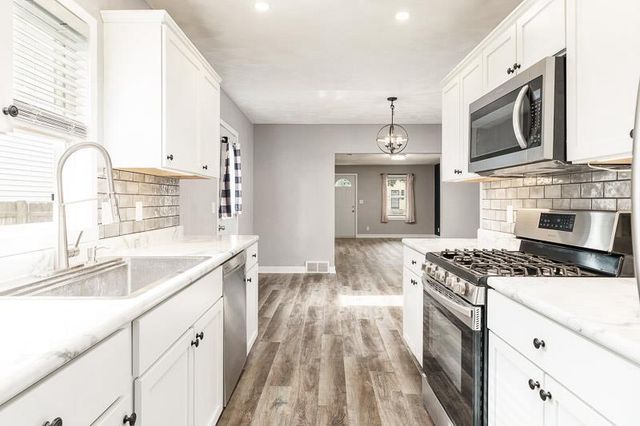 1430 COPELAND Avenue, Beloit, WI 53511