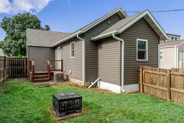 1430 COPELAND Avenue, Beloit, WI 53511