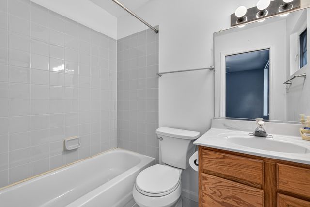 7002 W Belden Avenue, Chicago, IL 60707