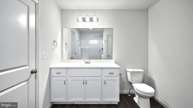 2 N CONIFER DR, Elizabethtown, PA 17022
