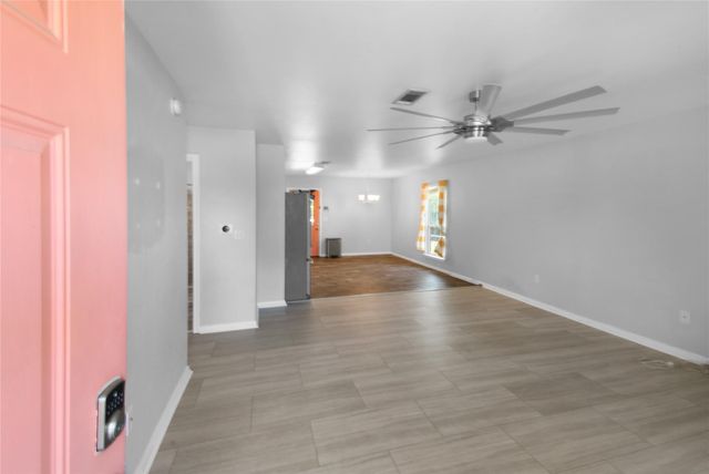320 10th Street, Dickinson, TX 77539