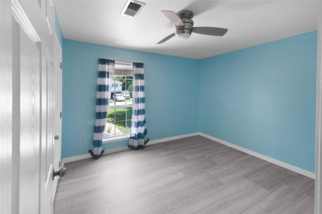 320 10th Street, Dickinson, TX 77539