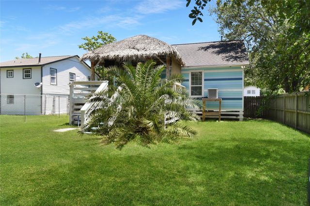 320 10th Street, Dickinson, TX 77539