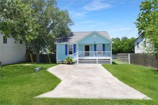 320 10th Street, Dickinson, TX 77539