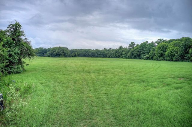 252 County Road 2431, Como, TX 75431
