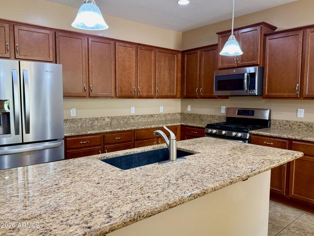 512 E CASTLE ROCK Road, San Tan Valley, AZ 85143
