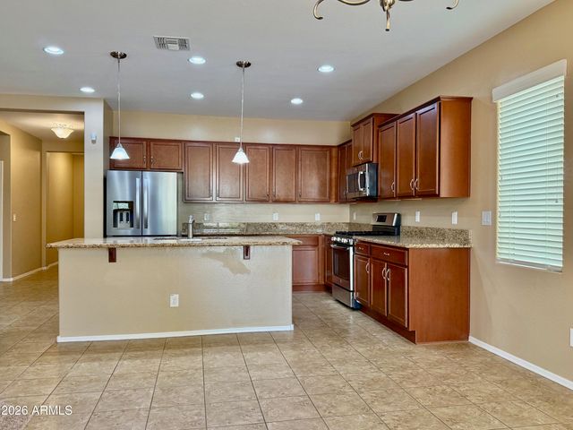 512 E CASTLE ROCK Road, San Tan Valley, AZ 85143