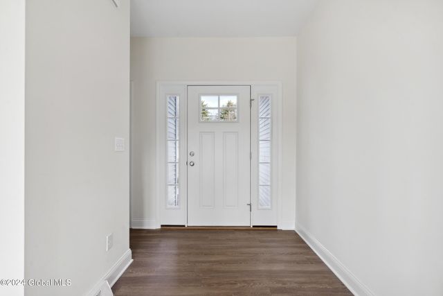 10 Brookhaven Court, Wilton, NY 12866