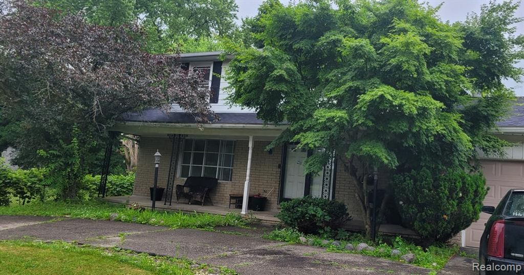 19780 Beaconsfield Street, Harper Woods, MI 48225