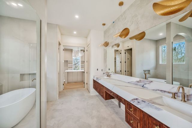 6807 Pennywell Dr, Nashville, TN 37205