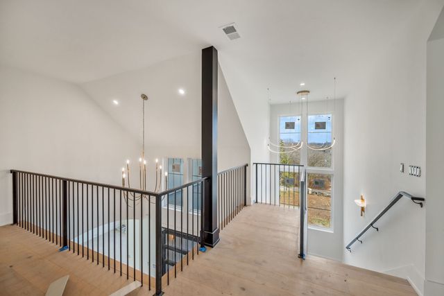 6807 Pennywell Dr, Nashville, TN 37205