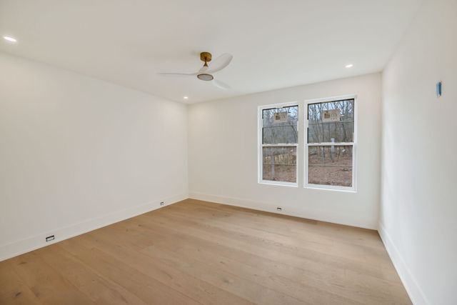 6807 Pennywell Dr, Nashville, TN 37205