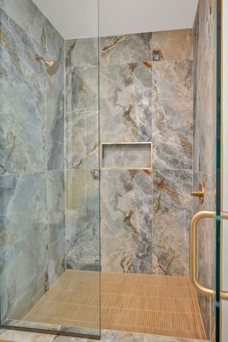 6807 Pennywell Dr, Nashville, TN 37205