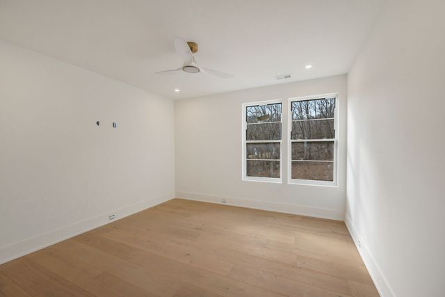 6807 Pennywell Dr, Nashville, TN 37205