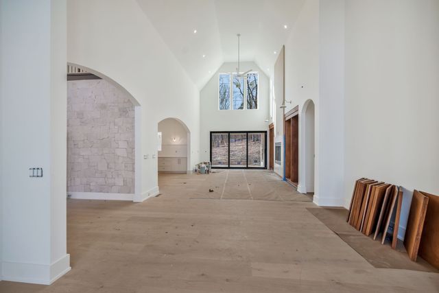 6807 Pennywell Dr, Nashville, TN 37205