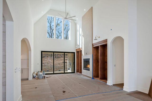 6807 Pennywell Dr, Nashville, TN 37205