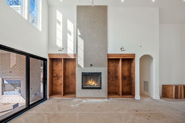 6807 Pennywell Dr, Nashville, TN 37205