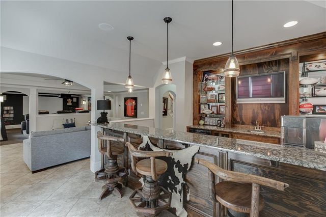 1083 Meadow Bluff Terrace, Suwanee, GA 30024