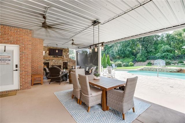 1083 Meadow Bluff Terrace, Suwanee, GA 30024