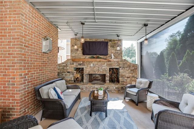 1083 Meadow Bluff Terrace, Suwanee, GA 30024