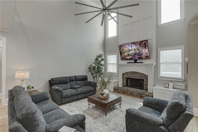 1083 Meadow Bluff Terrace, Suwanee, GA 30024