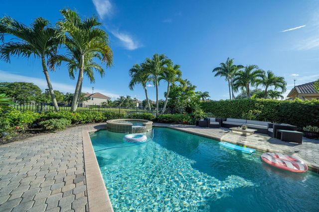 9238 Pineville Drive, Lake Worth, FL 33467