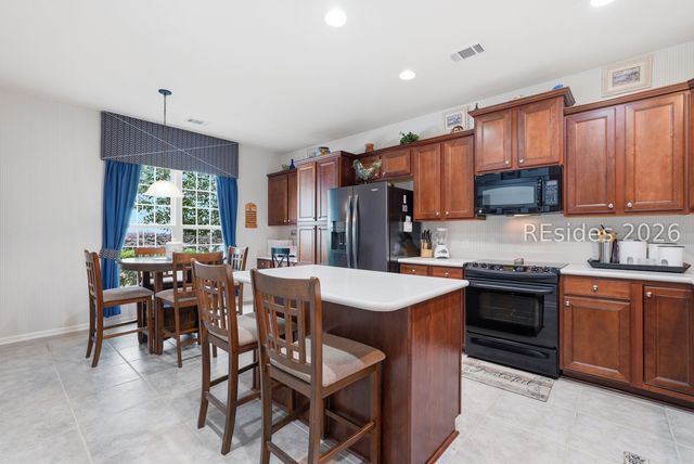 28 Rolling River Dr, Bluffton, SC 29910