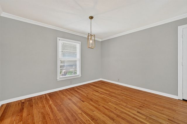 720 N McKown Avenue, Sherman, TX 75092