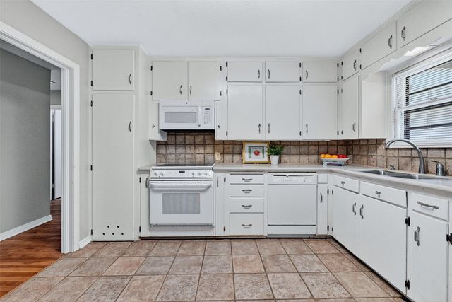720 N McKown Avenue, Sherman, TX 75092