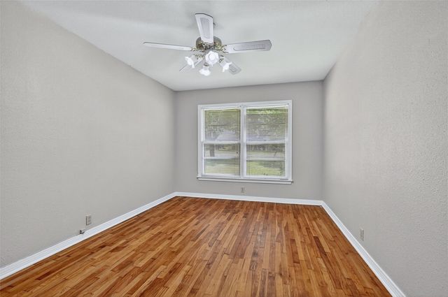 720 N McKown Avenue, Sherman, TX 75092