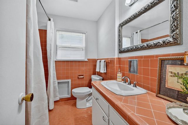 720 N McKown Avenue, Sherman, TX 75092