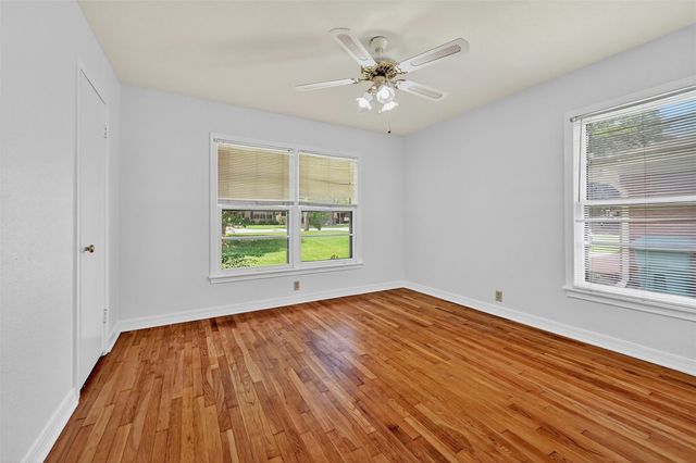 720 N McKown Avenue, Sherman, TX 75092