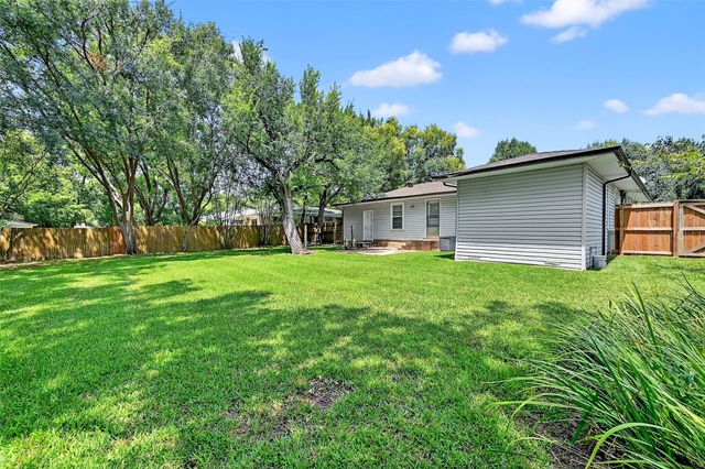 720 N McKown Avenue, Sherman, TX 75092