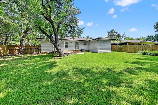 720 N McKown Avenue, Sherman, TX 75092