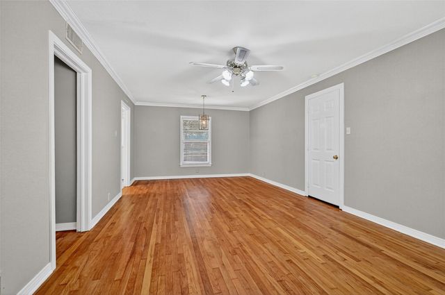 720 N McKown Avenue, Sherman, TX 75092