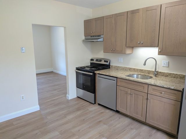 146 Pine St 1, Attleboro, MA 02703