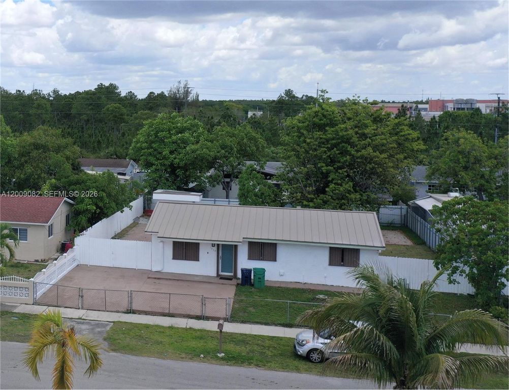 12331 SW 185th St, Miami, FL 33177