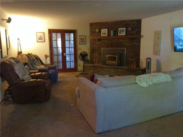 27061 Willow Drive, Paola, KS 66071