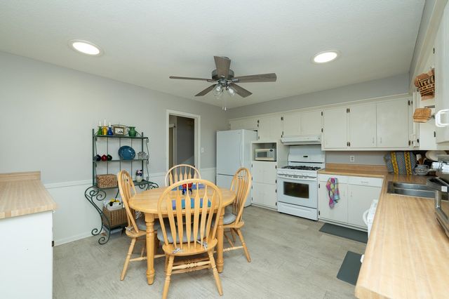 332 St James Drive, Spartanburg, SC 29301