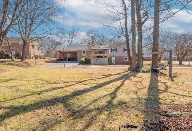 332 St James Drive, Spartanburg, SC 29301
