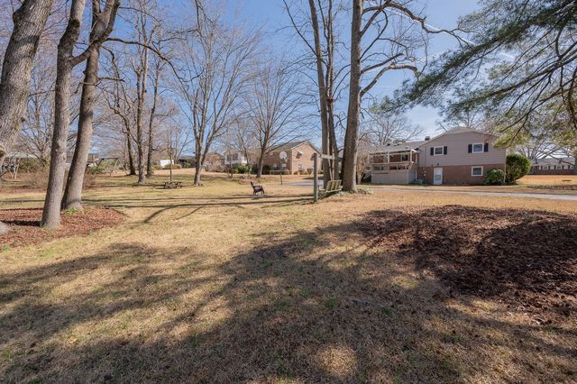 332 St James Drive, Spartanburg, SC 29301