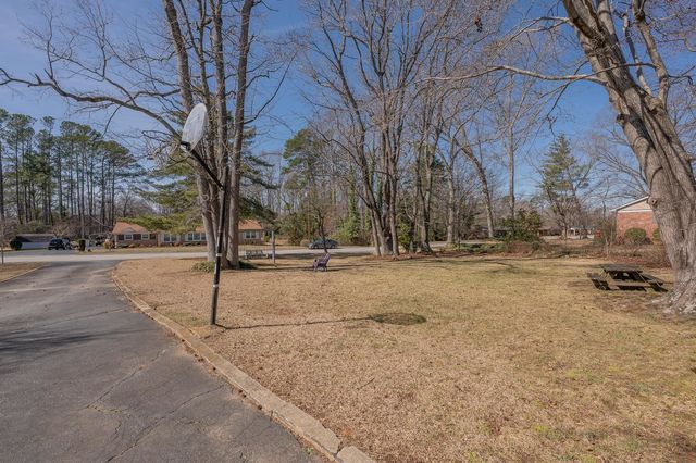 332 St James Drive, Spartanburg, SC 29301