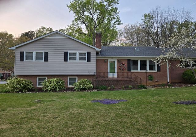 332 St James Drive, Spartanburg, SC 29301