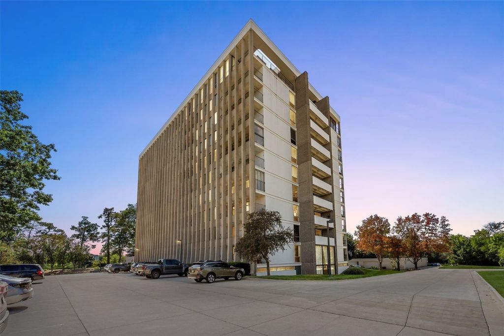 2222 1st Avenue NE 504, Cedar Rapids, IA 52402