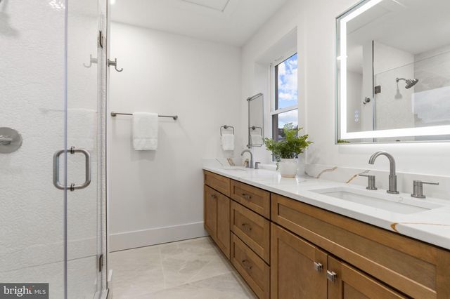 307 M ST NE, Washington, DC 20002